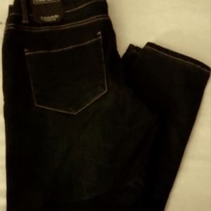 Tahari skinny jeans
